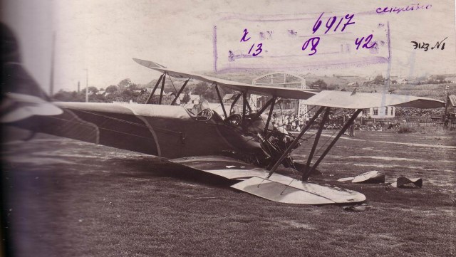 Лист 17 -  У-2 №14703. Авария на стадионе в г. Сучан. Лётчик лейтенант Хайтов. 1.08.42.jpg